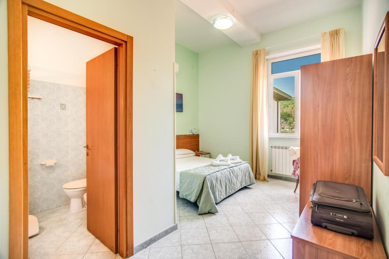 סנטה מרינלה Villa Mg Hotel מראה חיצוני תמונה